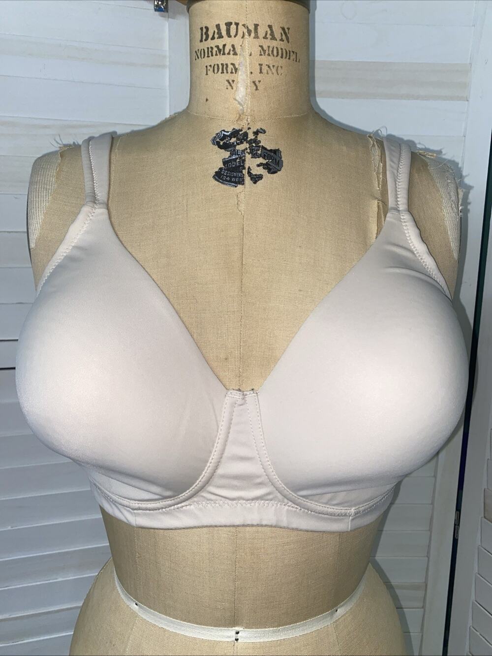 Leading Lady #5042 Seamless Wireless Bra Nude 38D T-shirt Lightly Lined